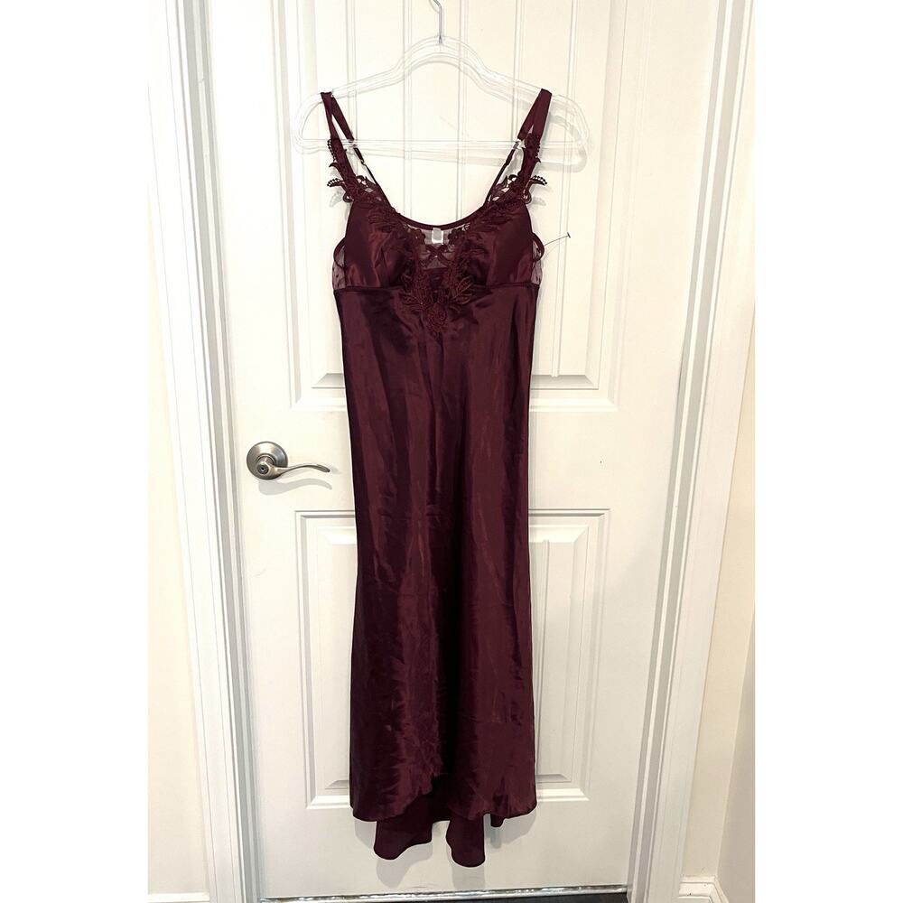 Flora Elegant long Nightgown romantic Merlot Wine Padded Bust silky satin Small